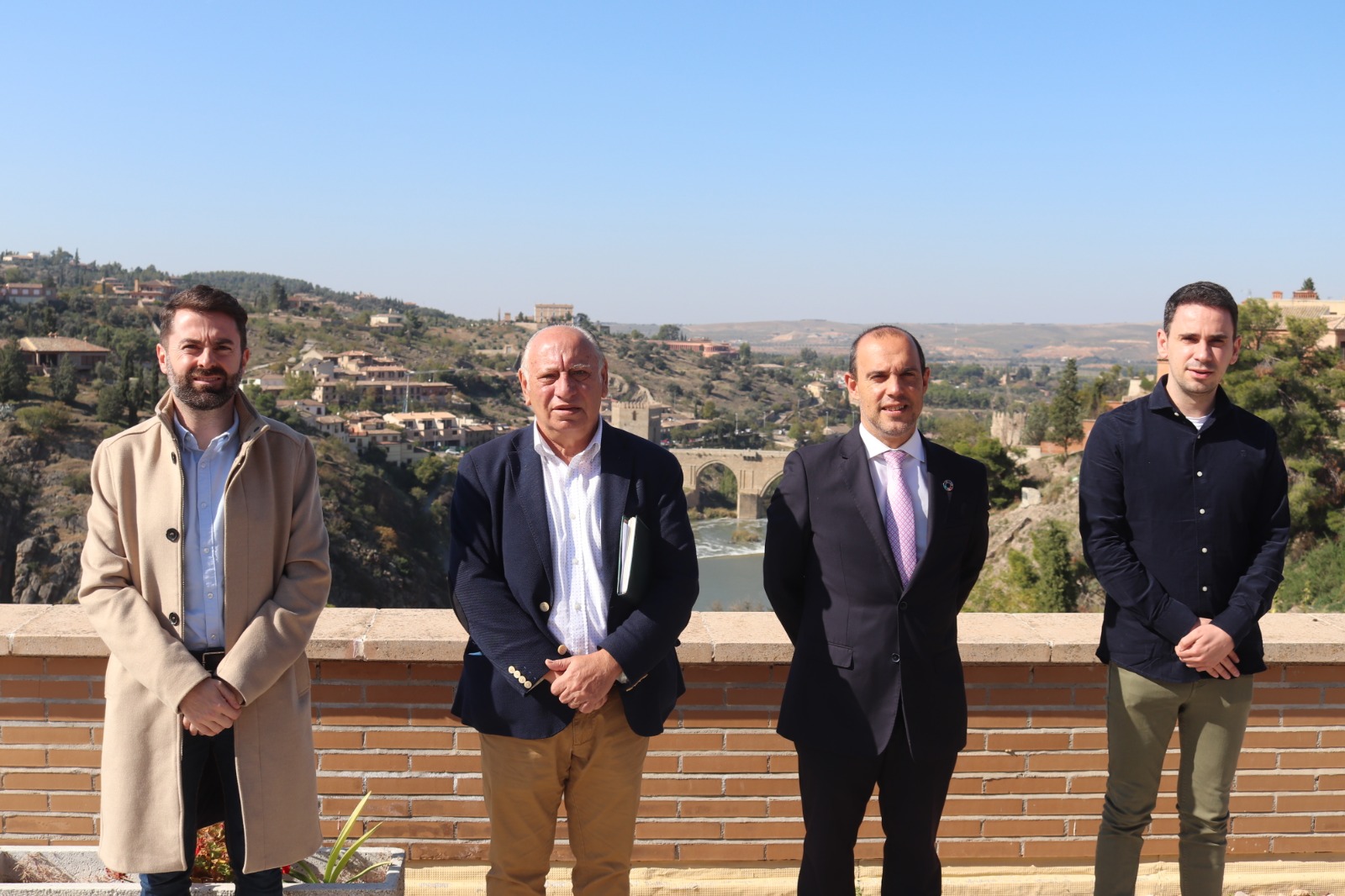 El alcalde de Horche se reúne con el presidente de las Cortes de Castilla-La Mancha
