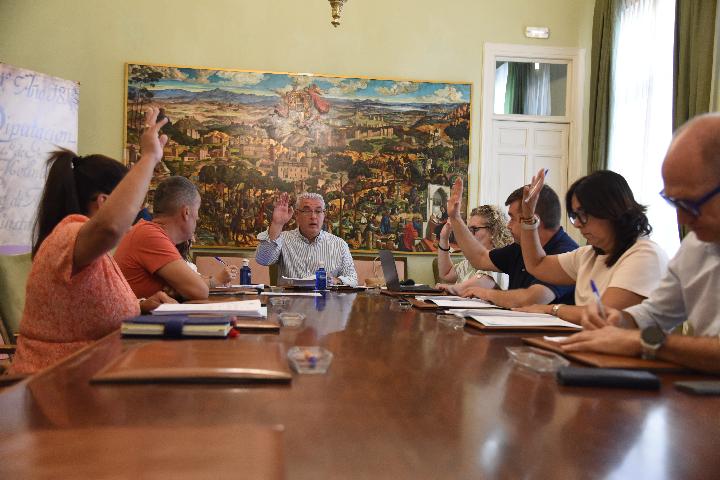 La Diputación de Guadalajara renovará el pavimento y todas las canalizaciones de la calle Herreñales de Horche