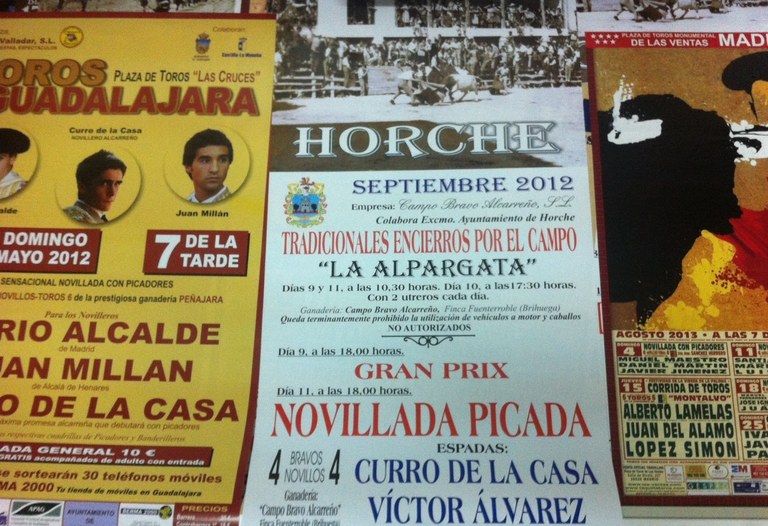 Archivo_carteles_toros.JPG