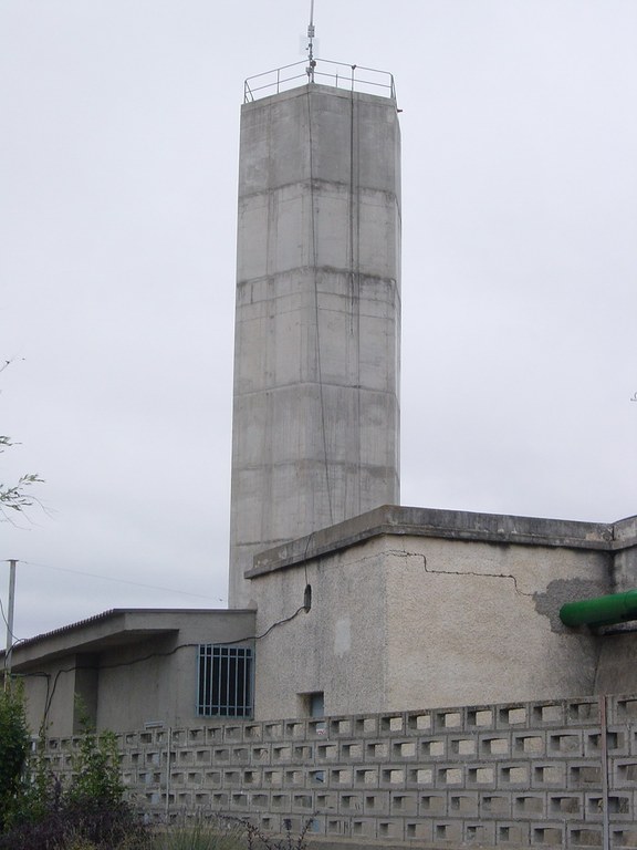 12.negro.deposito de aguas elevado.jpg