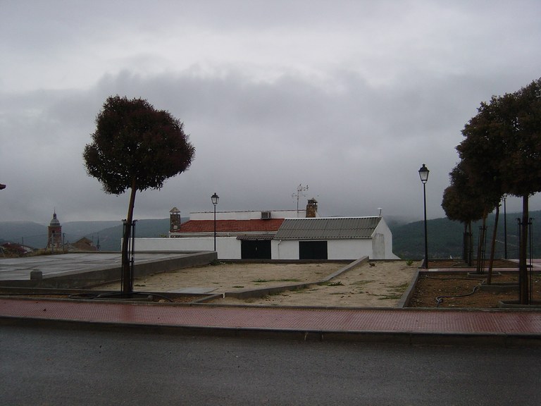 24.negro.parque plaza de toros.jpg
