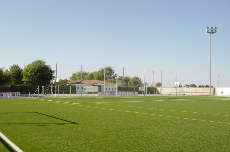 27.negro.polideportivo municipal san roque - campo de futbol.jpg